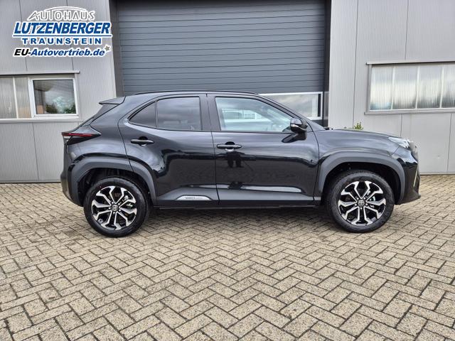 Toyota Yaris Cross 1.5VVT-iE 130PS Automatik Teamplayer Klimaautomatik Sitzheizung Lenkradheizung PDC v+h Rückf.Kamera 17-LM abged.Scheiben 2xKeyless DAB+ Bluetooth Touchscreen Apple CarPlay Android Auto 