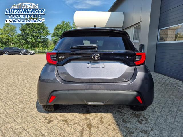 Toyota Yaris 1.5VVT-iE 116PS Automatik Teamplayer Klimaautomatik Sitzheizung Lenkradheizung Rückf.Kamera 16-LM abged.Scheiben 2xKeyless DAB+ Bluetooth Touchscreen Apple CarPlay Android Auto ACC 