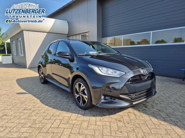 Toyota Yaris 1.5VVT-iE 116PS Automatik Teamplayer Klimaautomatik Sitzheizung Lenkradheizung Rückf.Kamera 16-LM abged.Scheiben 2xKeyless DAB+ Bluetooth Touchscreen Apple CarPlay Android Auto ACC 