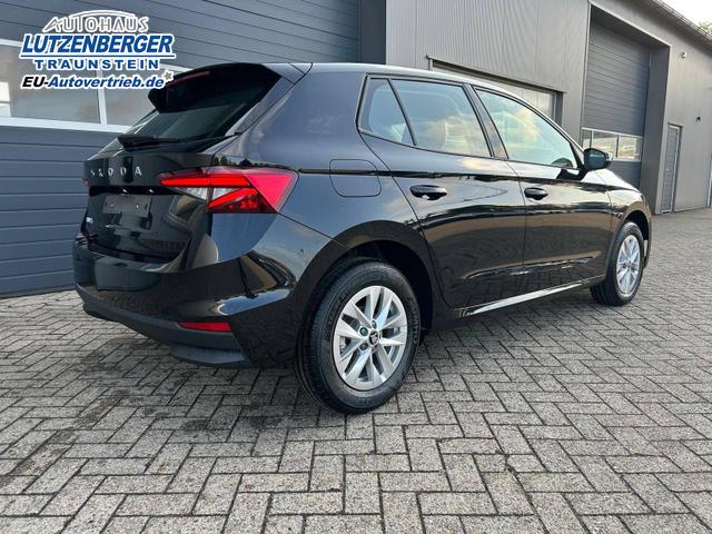 Skoda Fabia 1.0 TSI 115PS DSG Selection 5-türig 15"LM Rückf.Kamera Parksensoren Sitzheizung Multifunktionslenkrad Klima Skoda-Radio Bluetooth Touchscreen Tempomat Nebelsch. Apple CarPlay + Android Auto 