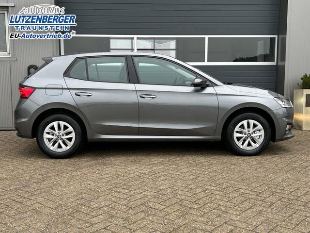 Skoda Fabia 1.0 TSI 115PS DSG Selection 5-türig 15"LM Rückf.Kamera Parksensoren Sitzheizung Multifunktionslenkrad Klima Skoda-Radio Bluetooth Touchscreen Tempomat Nebelsch. Apple CarPlay + Android Auto 