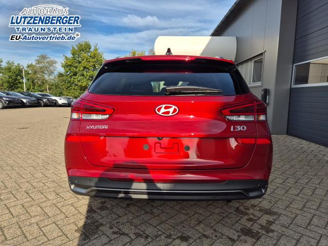 Hyundai i30 Kombi 1.5 T-GDI 95PS Sitzheizung Lenkradheizung Klimaautomatik Tempomat Navi Apple CarPlay + Android Auto PDC v+h Rückf.Kamera 17-LM 
