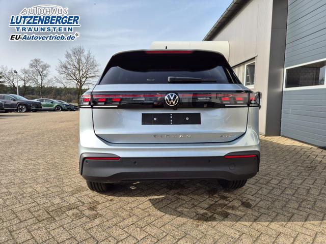 Volkswagen Tiguan Life 1,5 l eHybrid OPF 204PS DSG Design Paket "Dark" LED-Plus-Scheinw. elektr. Heckklappe Sitzheizung v+h Lenkradheizung Frontscheibe beheizb. R&uuml;ckf.Kamera Klimaautomatik VW-Radio Bluetooth wireless Apple CarPlay + Android Auto PDC ACC 2xKeyl 
