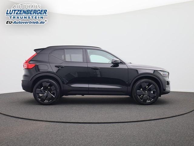 Volvo XC40 2.0 Black Edition Plus B4 Mild-Hybrid 197PS Automatik elektr. PanoDach R&uuml;ckf.Kamera PDC v+h ACC el.Heckklappe Harma/Kadon-Sound Klimaautomatik Sitzheizung Lenkradheizung Apple CarPlay Android Auto 20-LM 