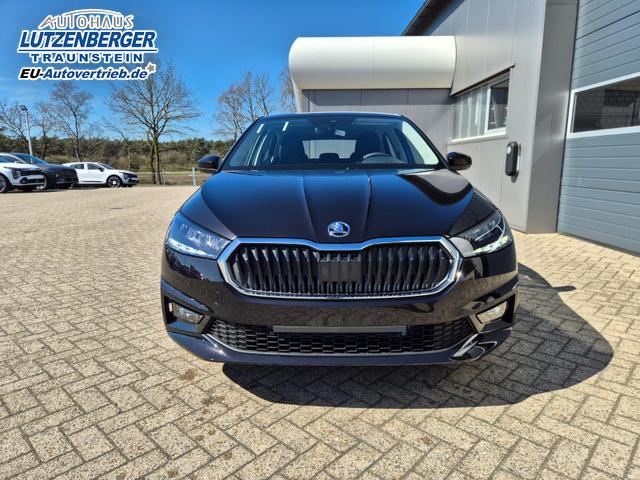 Skoda Fabia 1.0 TSI 95PS Selection 5-t&uuml;rig R&uuml;ckf.Kamera Parksensoren Sitzheizung Multifunktionslenkrad Klima Skoda-Radio Bluetooth Touchscreen Tempomat Nebelsch. Apple CarPlay + Android Auto 