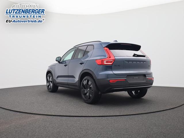 Volvo XC40 2.0 Black Edition Plus B4 Mild-Hybrid 197PS Automatik elektr. PanoDach R&uuml;ckf.Kamera PDC v+h ACC el.Heckklappe Harman/Kardon-Sound Klimaautomatik Sitzheizung Lenkradheizung Apple CarPlay Android Auto 20-LM 