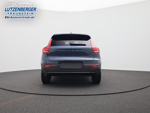 Volvo XC40 2.0 Black Edition Plus B4 Mild-Hybrid 197PS Automatik elektr. PanoDach R&uuml;ckf.Kamera PDC v+h ACC el.Heckklappe Harman/Kardon-Sound Klimaautomatik Sitzheizung Lenkradheizung Apple CarPlay Android Auto 20-LM 