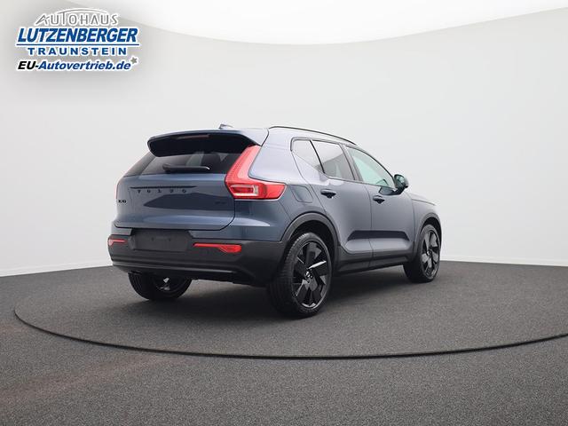 Volvo XC40 2.0 Black Edition Plus B4 Mild-Hybrid 197PS Automatik elektr. PanoDach R&uuml;ckf.Kamera PDC v+h ACC el.Heckklappe Harman/Kardon-Sound Klimaautomatik Sitzheizung Lenkradheizung Apple CarPlay Android Auto 20-LM 