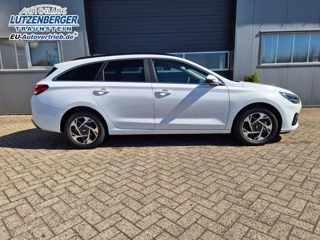 Hyundai i30 Kombi 1.5 T-GDI 150PS Automatik Trend Sitzheizung Lenkradheizung Klimaautomatik PDC v+h R&uuml;ckf.Kamera Navi Apple CarPlay + Android Auto 16"LM 