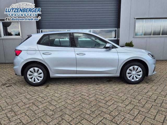 Skoda Fabia 1.0 TSI 115PS DSG Selection 5-t&uuml;rig R&uuml;ckf.Kamera Parksensoren Sitzheizung Multifunktionslenkrad Klima Skoda-Radio Bluetooth Touchscreen Tempomat Nebelsch. Apple CarPlay + Android Auto 