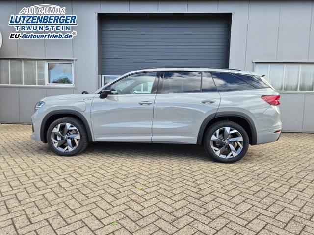 Skoda Kodiaq Sportline 1.5 TSI 204PS PHEV DSG schwenkb. AHK elektr. PanoDach HUD Alcantara PDC v+h 360&deg;Kamera CANTON Sound Klimaautomatik Sitzheizung Lenkradheizung Navi Apple CarPlay Android Auto 2xKeyless 19"LM vollelektr. Reichweite 116KM 