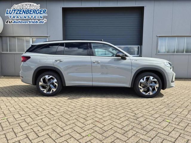 Skoda Kodiaq Sportline 1.5 TSI 204PS PHEV DSG schwenkb. AHK elektr. PanoDach HUD Alcantara PDC v+h 360&deg;Kamera CANTON Sound Klimaautomatik Sitzheizung Lenkradheizung Navi Apple CarPlay Android Auto 2xKeyless 19"LM vollelektr. Reichweite 116KM 