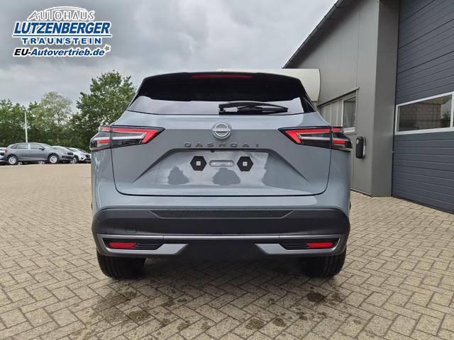 Nissan Qashqai 1.3 DIG-T MHEV 158 PS X-Tronic N-Connecta Teil-Leder PanoGlasdach Klimaautomatik Sitzheizung Lenkradheizung Navi ACC PDC v+h 360&deg;Kamera DAB Bluetooth Touchscreen Apple CarPlay Android Auto 18"LM 