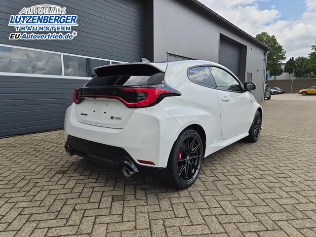 Toyota GR Yaris 1.6 Turbo 280PS Automatik 4x4 High Performance BBS Felgen Klimaautomatik Lenkradheizung Sitzheizung JBL Premiumsound Navi Bluetooth DAB Apple CarPlay Android Auto2x Keyless R&uuml;ckf.Kamera PDC v+h ACC 18-LM 