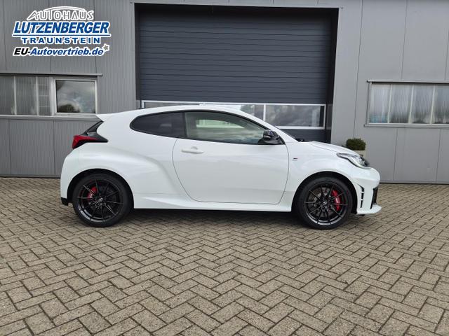 Toyota GR Yaris 1.6 Turbo 280PS Automatik 4x4 High Performance BBS Felgen Klimaautomatik Lenkradheizung Sitzheizung JBL Premiumsound Navi Bluetooth DAB Apple CarPlay Android Auto2x Keyless R&uuml;ckf.Kamera PDC v+h ACC 18-LM 