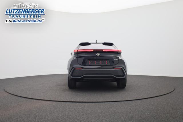 Toyota C-HR 2.0-l-VVT-i 223PS PHEV Automatik Teamplayer Voll-LED elektr. Heckklappe Sitzheizung Lenkradheizung Klimaautomatik Navi Bluetooth wireless Apple CarPlay + Android Auto ACC PDC v+h R&uuml;ckf.Kamera 18"LM vollelektr. Reichweite 66KM 