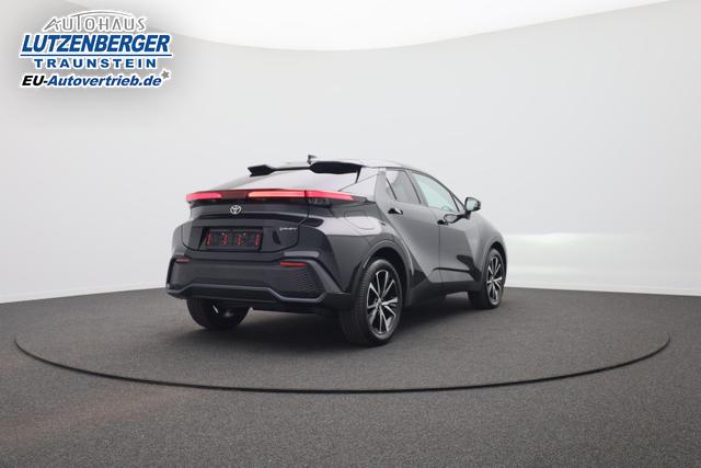 Toyota C-HR 2.0-l-VVT-i 223PS PHEV Automatik Teamplayer Voll-LED elektr. Heckklappe Sitzheizung Lenkradheizung Klimaautomatik Navi Bluetooth wireless Apple CarPlay + Android Auto ACC PDC v+h R&uuml;ckf.Kamera 18"LM vollelektr. Reichweite 66KM 