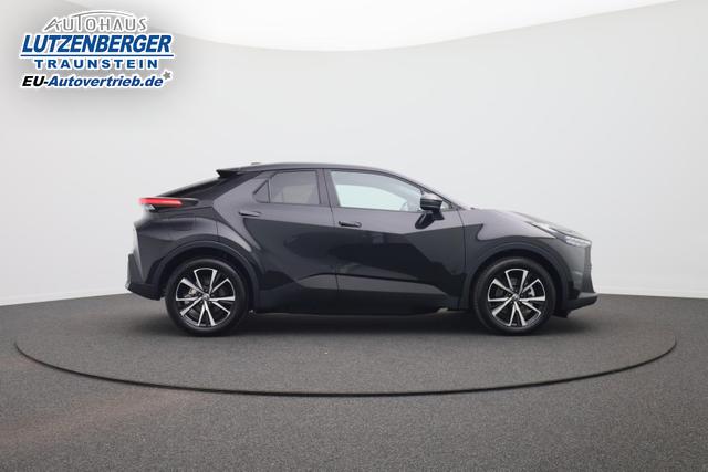 Toyota C-HR 2.0-l-VVT-i 223PS PHEV Automatik Teamplayer Voll-LED elektr. Heckklappe Sitzheizung Lenkradheizung Klimaautomatik Navi Bluetooth wireless Apple CarPlay + Android Auto ACC PDC v+h R&uuml;ckf.Kamera 18"LM vollelektr. Reichweite 66KM 