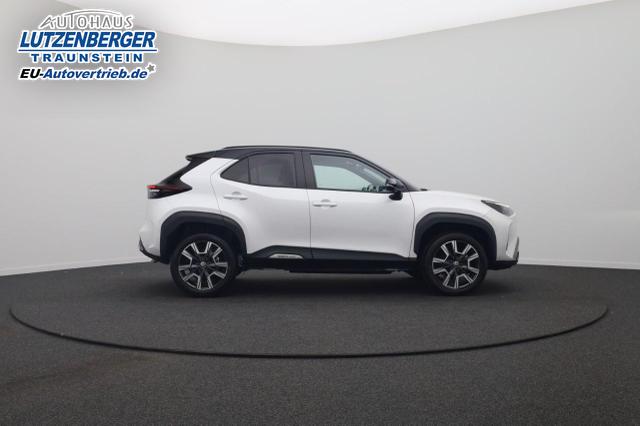 Toyota Yaris Cross 1.5-l 130PS HEV Automatik Style Matrix-LED 4xKamera elektr. Heckklappe Sitzheizung Lenkradheizung Klimaautomatik Navi Bluetooth wireless Apple CarPlay + Android Auto ACC PDC v+h 18"LM 