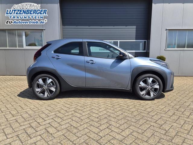 Toyota Aygo X Pure 1.5 Hybrid 116PS Automatik Sitzheizung Klimaautomatik R&uuml;ckf.Kamera AbstandsTempomat Nebelscheinw. Multifunktionslenkrad Bluetooth Touchscreen Apple CarPlay + Android Auto 2xKeyless 