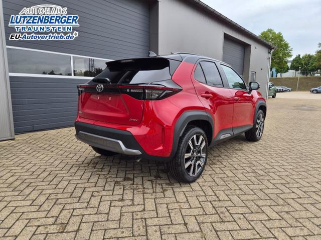 Toyota Yaris Cross 1.5-l 130PS HEV Automatik Style Matrix-LED 4xKamera elektr. Heckklappe Sitzheizung Lenkradheizung Klimaautomatik Navi Bluetooth wireless Apple CarPlay + Android Auto ACC PDC v+h 18"LM 