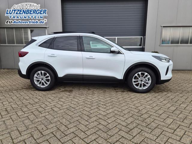 Ford Kuga Titanium 243PS PHEV Automatik schwenkb. AHK elektr. PanoDach Sitzheizung v+h Lenkradheizung Frontscheibe beheizb. Klimaautomatik Navi SYNC4 Apple CarPlay Android Auto Touchscreen PDC 4xKamera 2xKeyless 17"LM vollelektr. Reichweite 66KM 