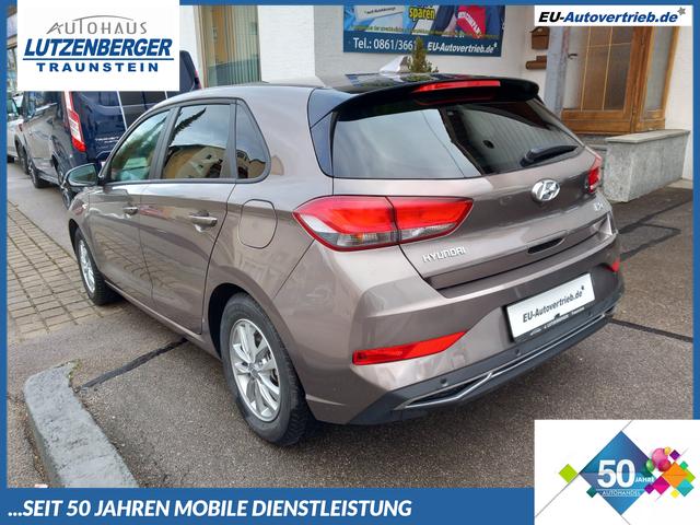 Hyundai i30 - Modern 1.5 DPI 110 Design-Paket Alufelgen abgedunkelte Scheiben Ganzjahresreifen