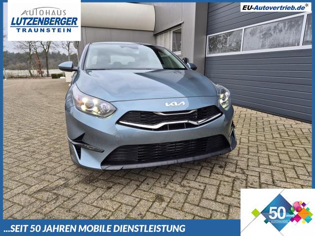 Kia Ceed - 1.5 T-GDi 140PS Automatik Vision Alarmanlage Sitzheizung Lenkradheizung Navi Klima PDC Rückf.Kamera Bluetooth Touchscreen Apple CarPlay Android Auto Tempomat