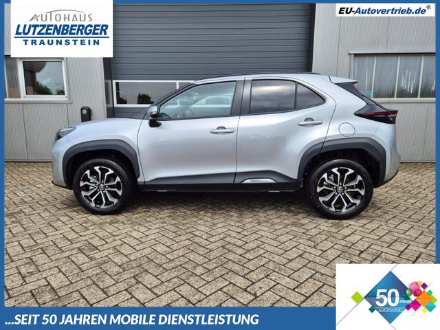 Toyota Yaris Cross - 1.5VVT-iE 130PS Automatik Teamplayer Klimaautomatik Sitzheizung Lenkradheizung PDC v+h Rückf.Kamera 17-LM abged.Scheiben 2xKeyless DAB+ Bluetooth Touchscreen Apple CarPlay Android Auto