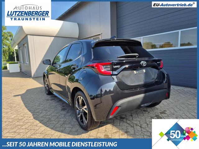 Toyota Yaris - 1.5VVT-iE 116PS Automatik Teamplayer Klimaautomatik Sitzheizung Lenkradheizung Rückf.Kamera 16-LM abged.Scheiben 2xKeyless DAB+ Bluetooth Touchscreen Apple CarPlay Android Auto ACC
