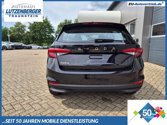 Skoda Fabia - 1.0 TSI 115PS DSG Selection 5-türig Rückf.Kamera Parksensoren Sitzheizung Multifunktionslenkrad Klima Skoda-Radio Bluetooth Touchscreen Tempomat Nebelsch. Apple CarPlay + Android Auto