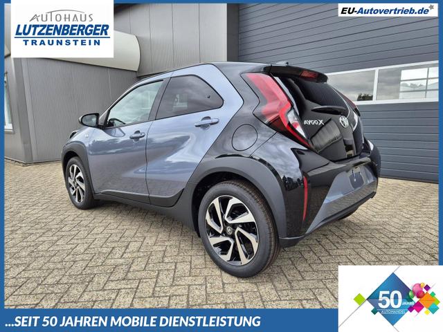 Toyota Aygo X - 1.0 VVT-i 72PS Teamplayer Sitzheizung AbstandsTempomat Multifunktionslenkrad Klima Radio Bluetooth Touchscreen Apple CarPlay + Android Auto 17-LM