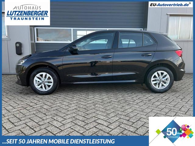 Skoda Fabia - 1.0 TSI 115PS DSG Selection 5-türig 15"LM Rückf.Kamera Parksensoren Sitzheizung Multifunktionslenkrad Klima Skoda-Radio Bluetooth Touchscreen Tempomat Nebelsch. Apple CarPlay + Android Auto