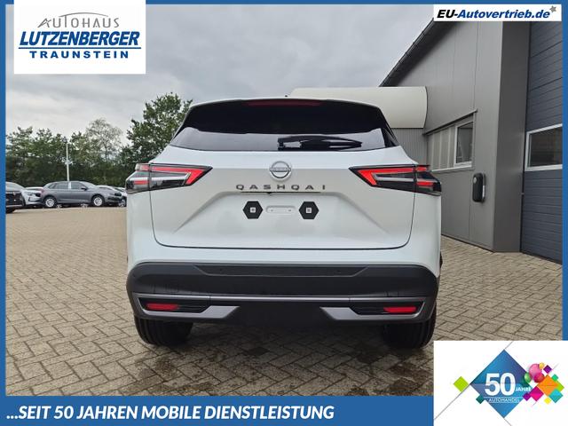 Nissan Qashqai - 1.3 DIG-T MHEV 158 PS X-Tronic N-Connecta Teil-Leder PanoGlasdach Klimaautomatik Sitzheizung Lenkradheizung Navi ACC PDC v+h 360&deg;Kamera DAB Bluetooth Touchscreen Apple CarPlay Android Auto 18"LM