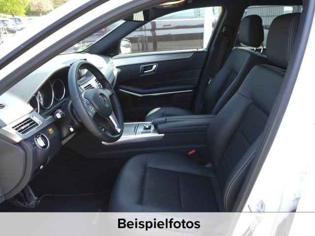 Mercedes-Benz E-Klasse E 220 T BlueTEC AVANTGARDE * 9G-TRONIC SPORT-PAKET EXTERIEUR AHK NAVI LED SCHEINWERFER 