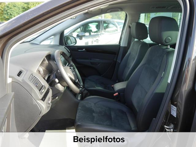 Volkswagen Sharan 2.0 TDI DPF SCR 4MOTION HIGHLINE * BMT PANORAMA-SD 18 ZOLL* NAVI XENON PARK ASSIST 