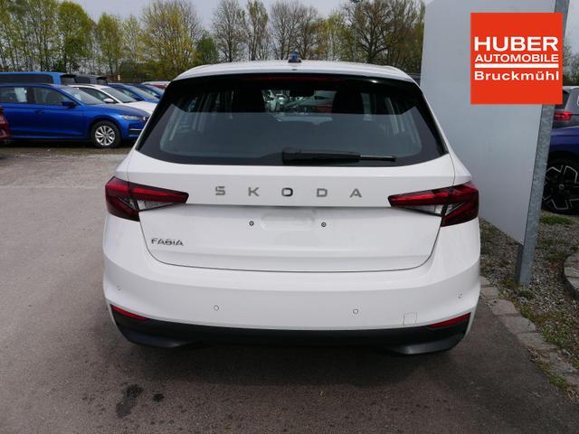 Skoda Fabia Selection 1.0 TSI *NAVI-&Uuml;BER-SMARTLINK*PDC-HI*LED*SHZ*KLIMA*RADIO 