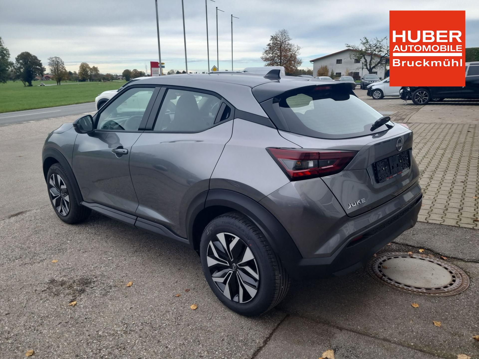 Nissan Juke 1.0 DIG-T DCT ACENTA CARPLAY/AUTOM/SITZH/METALLIC  Gebrauchtfahrzeug Benzin Automatik Frontantrieb 5 DARK GREY (M)