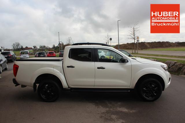 Nissan Navara NP300 2.3l dCi KAT DC 4x4 N-GUARD AHK/SCHIEBEDACH/NAVI 