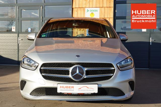 Mercedes-Benz B-Klasse 1.3l 100kW KAT B 180 5-T&Uuml;RIG/METALLIC/KLIMAAUT 