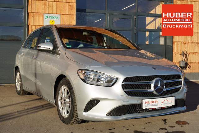 Mercedes-Benz B-Klasse 1.3l 100kW KAT B 180 5-T&Uuml;RIG/METALLIC/KLIMAAUT 