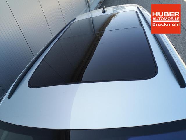 Skoda Octavia Combi 2.0 TSI 195 kW RS Kombi 2.0TSI Pano Matrix Area AHK Sound GV5 