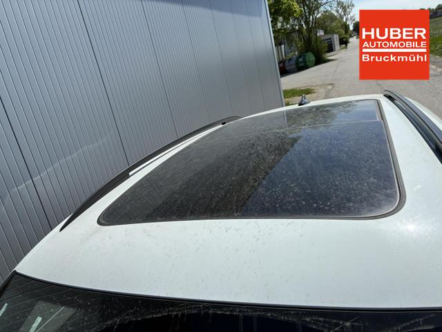 Volkswagen Tiguan 2.0 TDI 110 kW R-Line DSG Head Up Black 360 AHK 