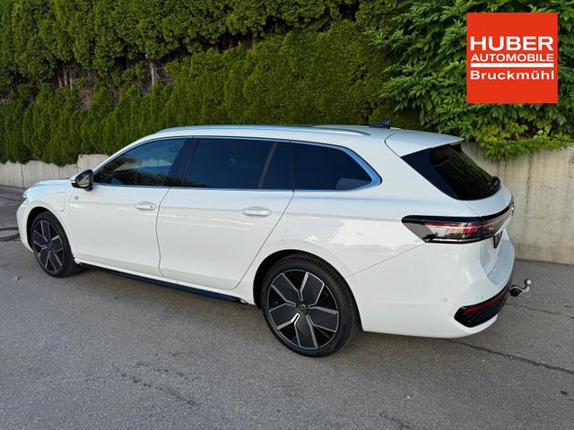 Volkswagen Passat Variant 1.5 TSI eHybrid 200 kW R-Line AHK 360 