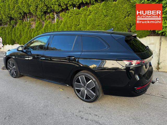 Volkswagen Passat Variant 1.5 TSI eHybrid 200 kW R-Line Black AHK 360 