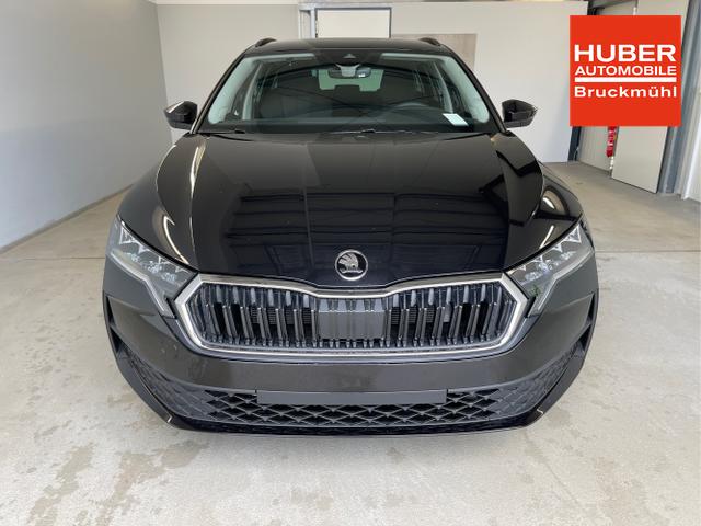 Skoda / Octavia Combi / Schwarz / / / DSG AHK+Sitzheizung+App Connect