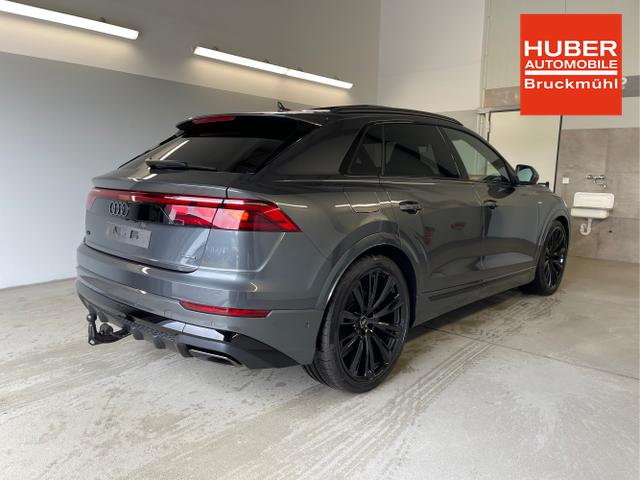Audi / Q8 / Grau / / / S line STHZ+Pano+AHK+HUD