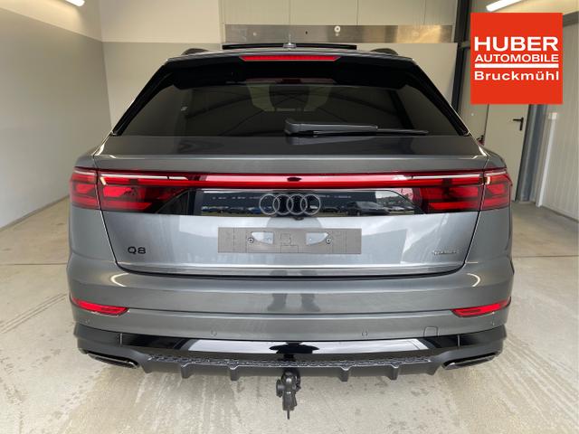 Audi / Q8 / Grau / / / S line STHZ+Pano+AHK+HUD
