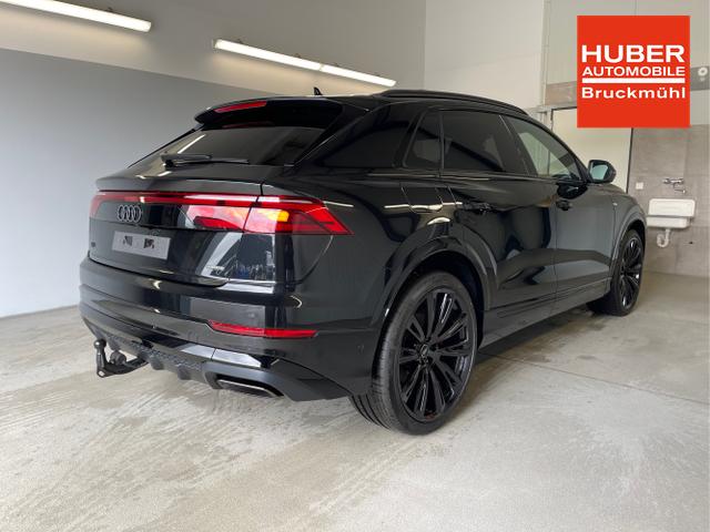Audi / Q8 / Schwarz / / / S line STHZ+Pano+AHK+HUD