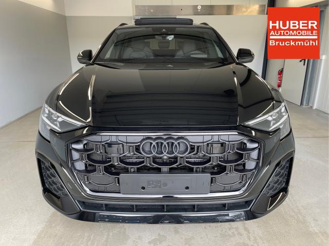 Audi / Q8 / Schwarz / / / S line STHZ+Pano+AHK+HUD